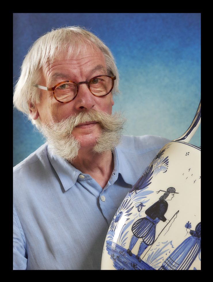 Bernard Verlingue , conservateur du Musée de la Faience de Quimper