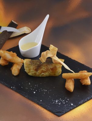 Filet de Mérou au paprika et beurre d'orange, beignet de salsifis Patrice Caillault