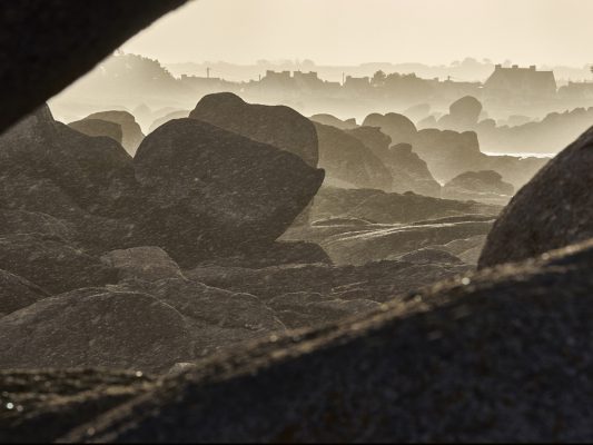 La mer en hiver , rochers de Kerlouan , Finistère , Bretagne