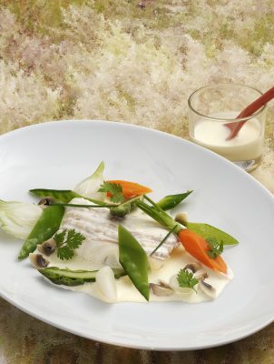 turbot de petit bateau préparé en blanquette,légumes de printemps.Patrice Caillault