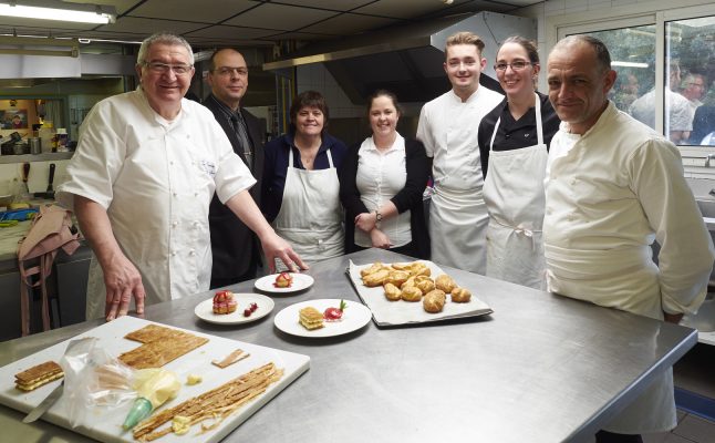 Guy Guilloux et son équipage au restaurant La Taupinière de Pont-Aven